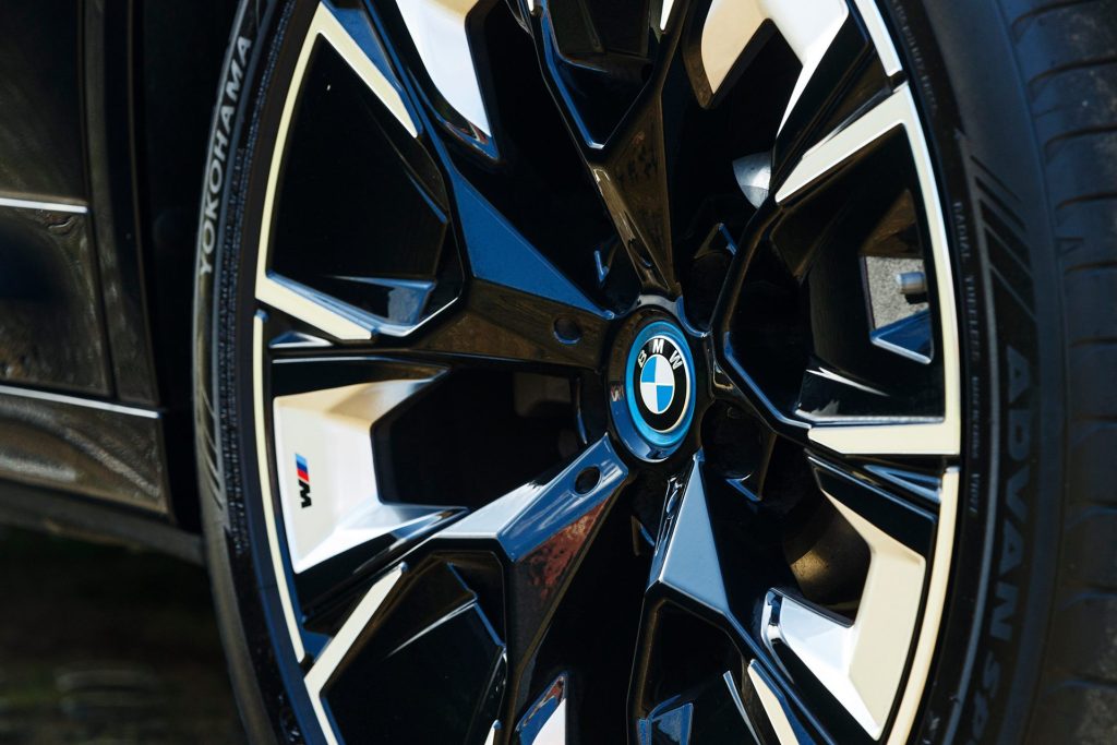 BMW iX3 Impressive wheel