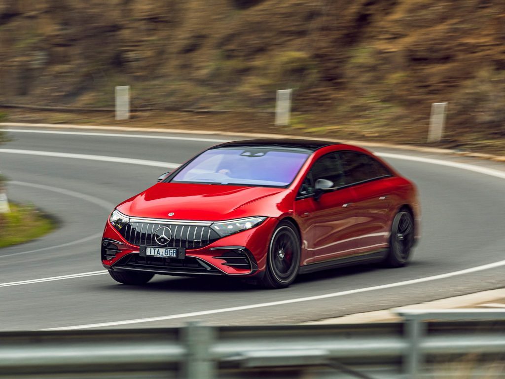 Mercedes-AMG EQS 53 4Matic+ driving fast