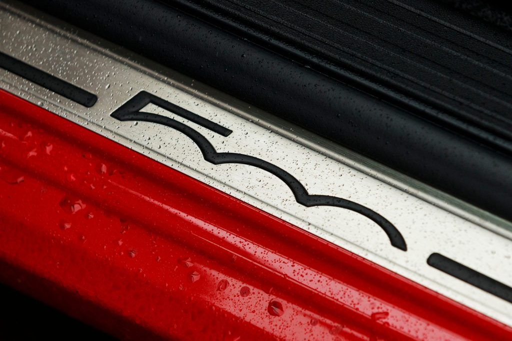 Fiat 500 Dolcevita scuff plate