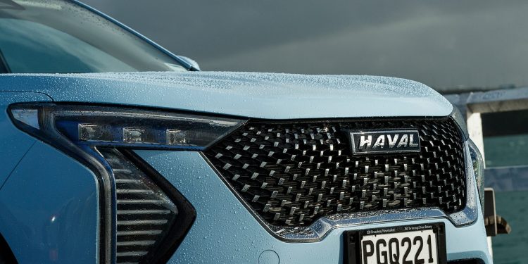 Haval Jolion Ultra Hybrid front grille close up view