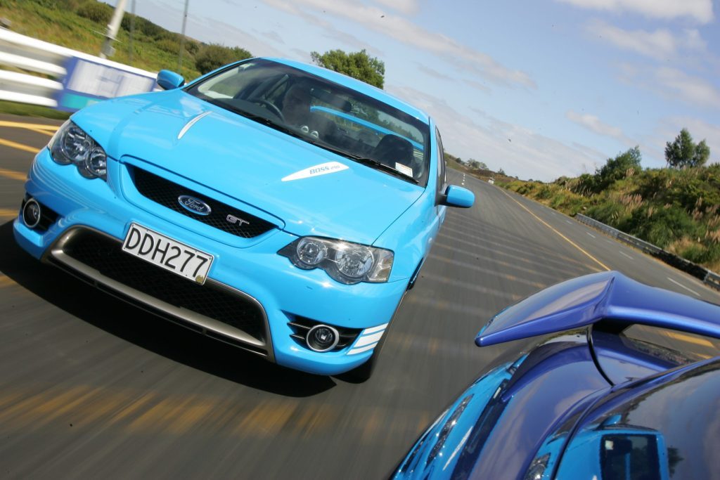 2006 FPV GT  chasing HSV