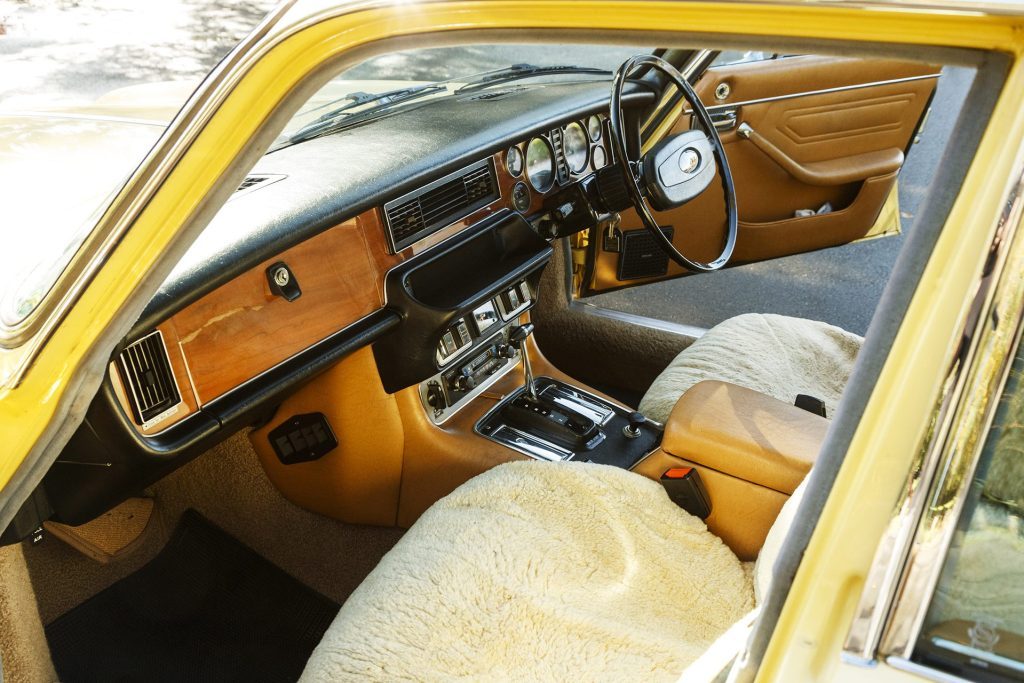 1978 Jaguar XJ6 4.2 LWB interior