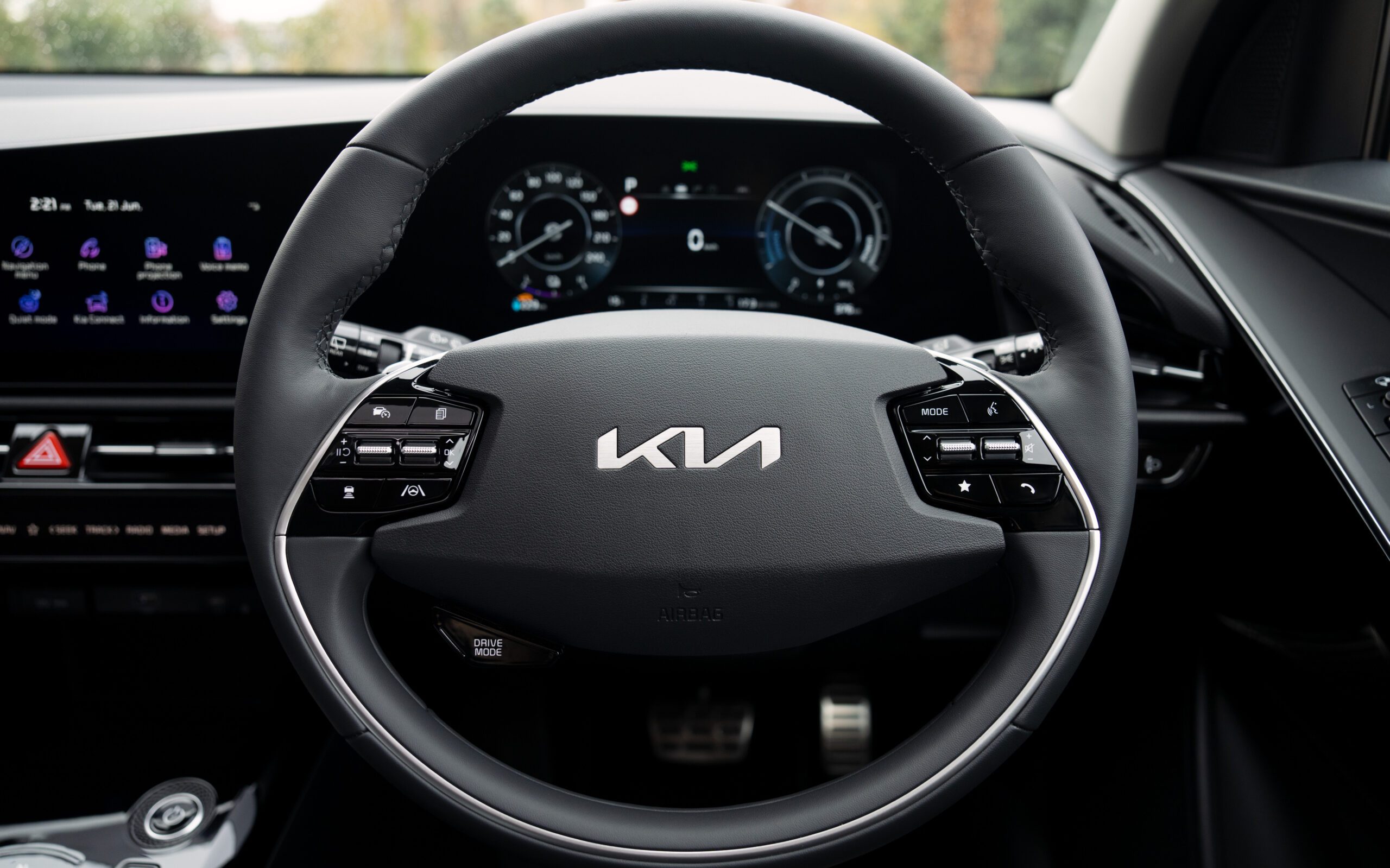 Kia Niro GT-Line EV steering wheel and gauge cluster