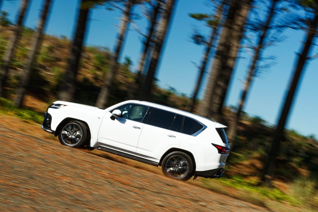 Lexus LX 500d F Sport 2022 side action