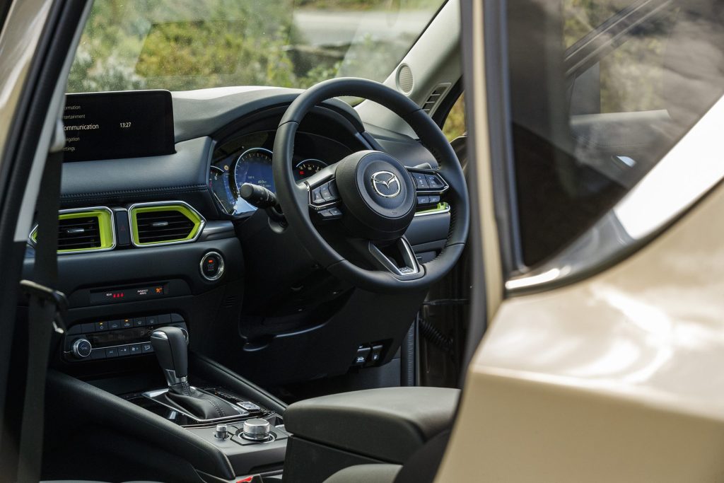 Mazda CX-5 Activ interior