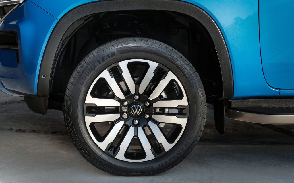 VW Amarok front wheel