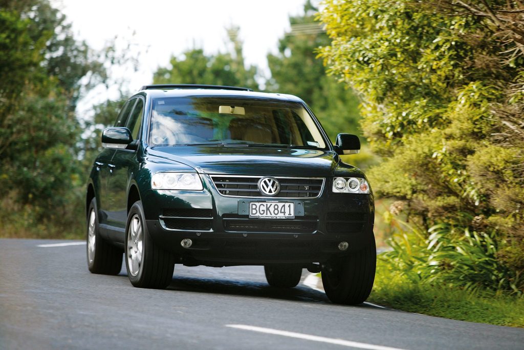  2003 Volkswagen Touareg driving on road