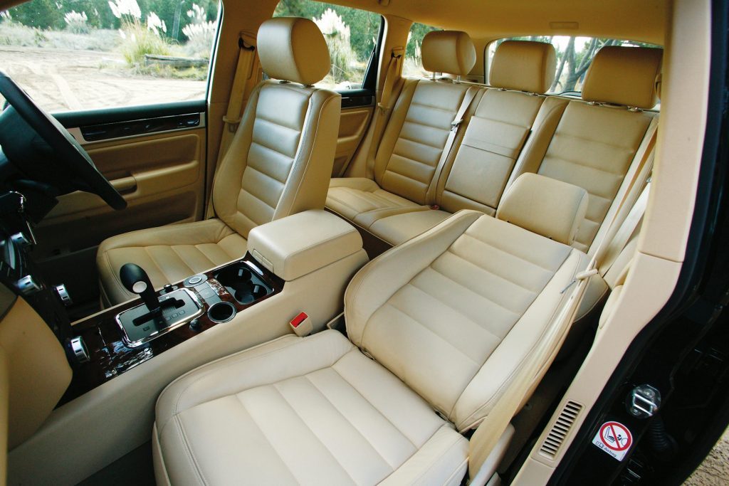  2003 Volkswagen Touareg interior