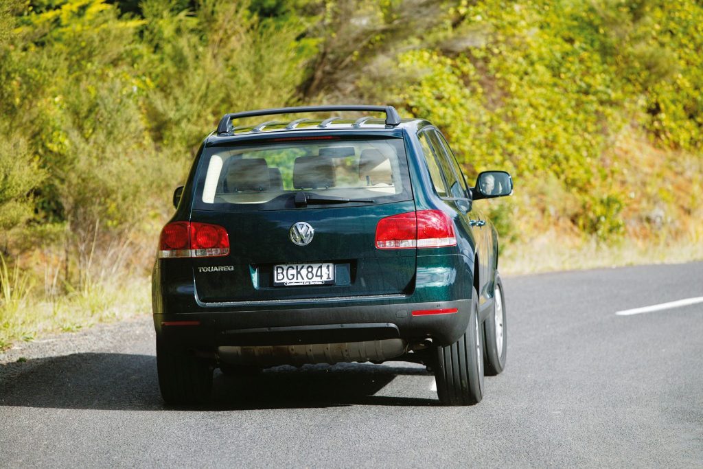  2003 Volkswagen Touareg driving on road
