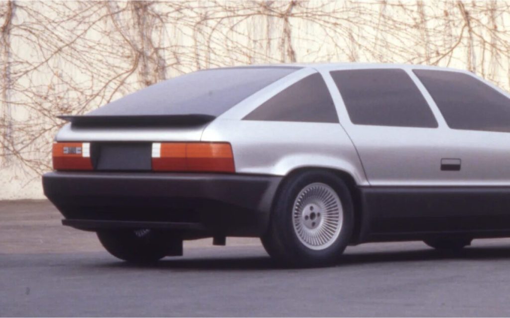 1980s DeLorean DMC-24 concept rear three quarters