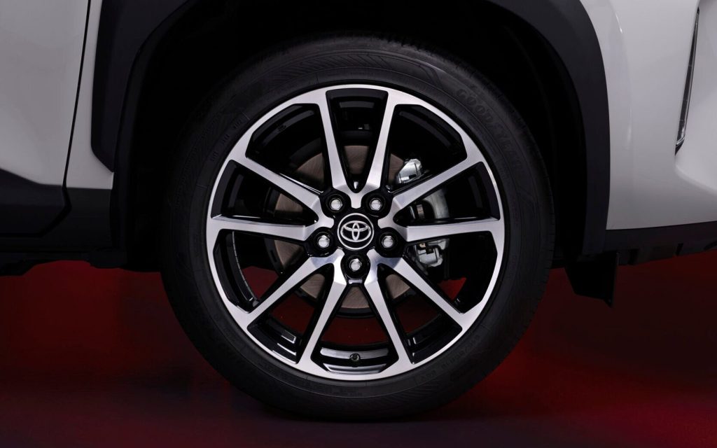 Toyota Yaris Cross GR Sport wheel close up view
