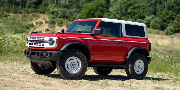 Ford Bronco hero shot