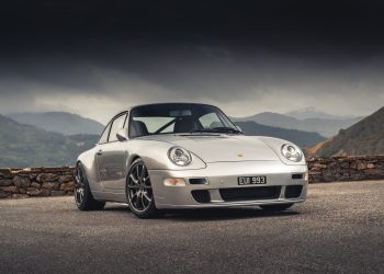 Paul Stephens Autoart Porsche 993R front three quarter view by hills