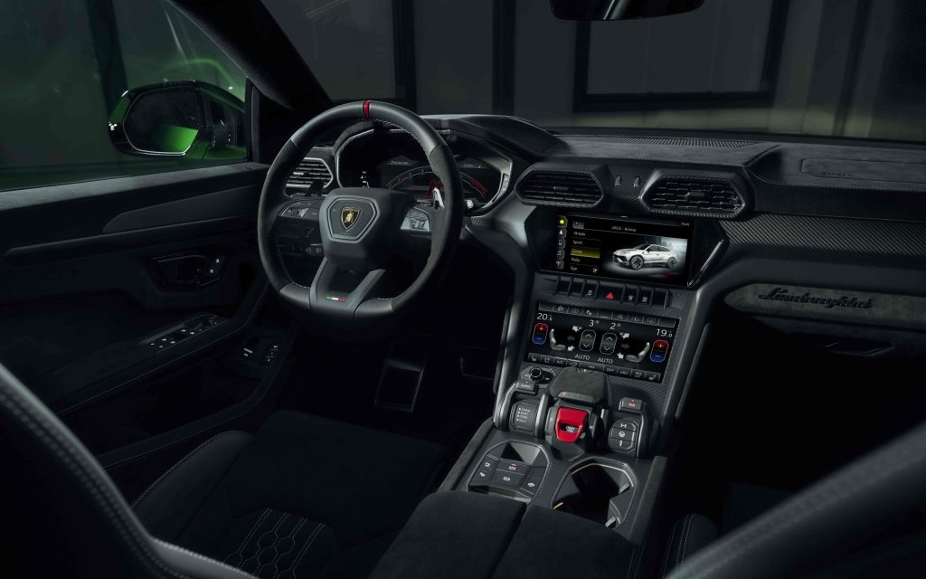 Lamborghini Urus Performante interior view