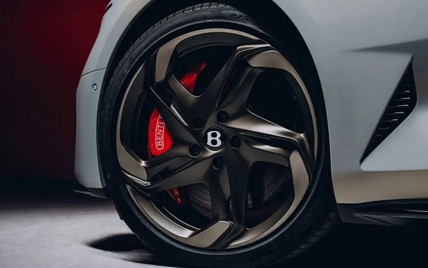 Bentley Mulliner Batur wheel close up