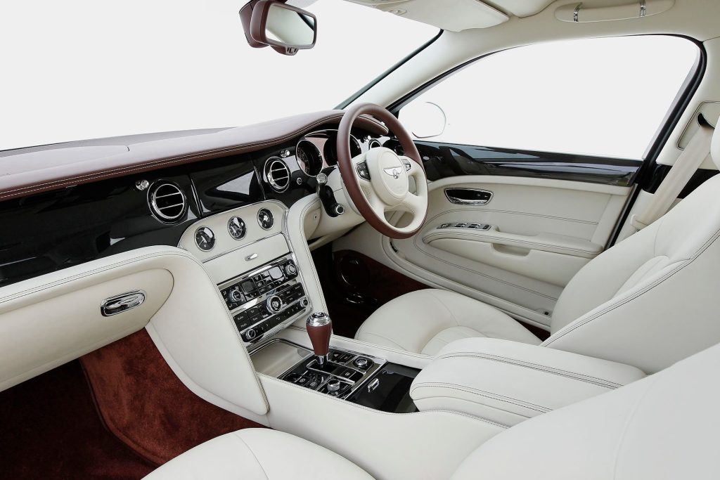 2010 Bentley Mulsanne front seats