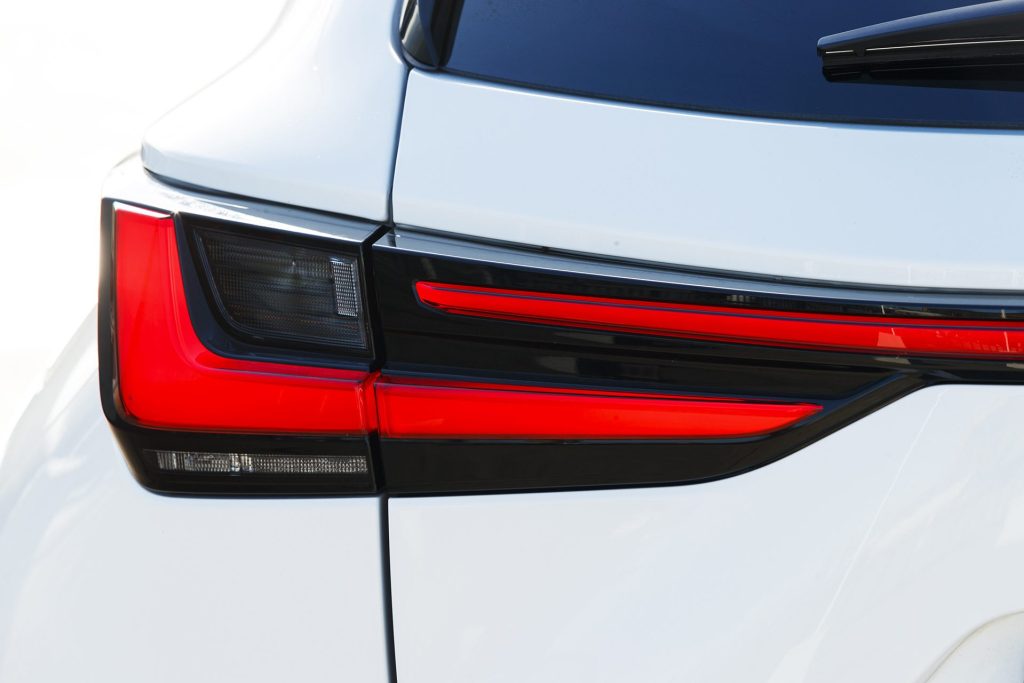 2022 Lexus NX 450h+ F Sport taillight