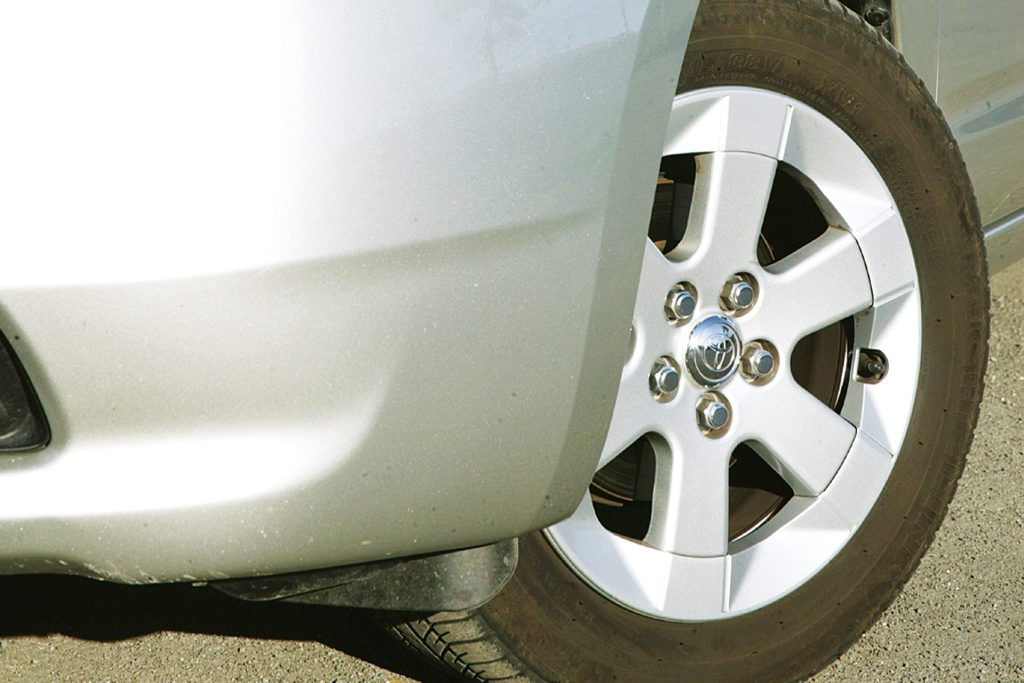 2004 Toyota Prius II wheel