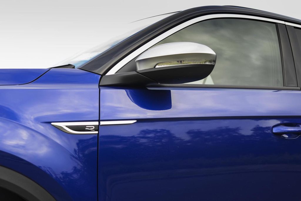2022 Volkswagen T-Roc R badge and mirror