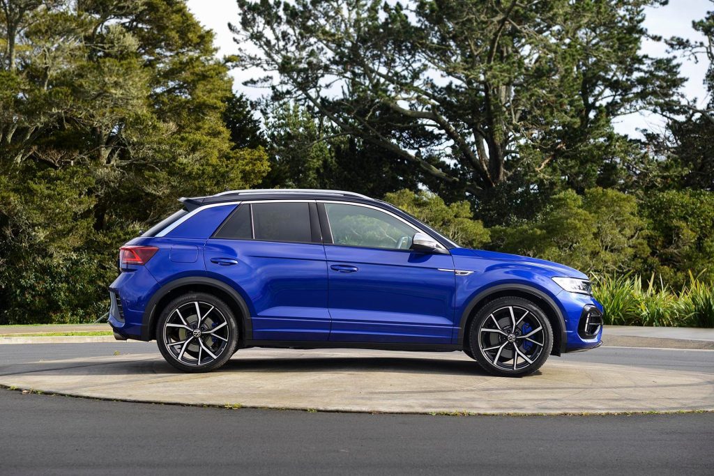 VW T-Roc R side profile
