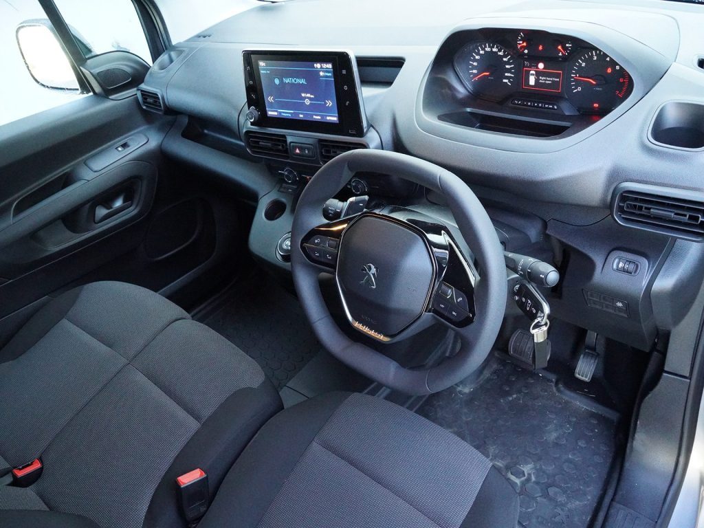 2022 Peugeot Partner SWB interior