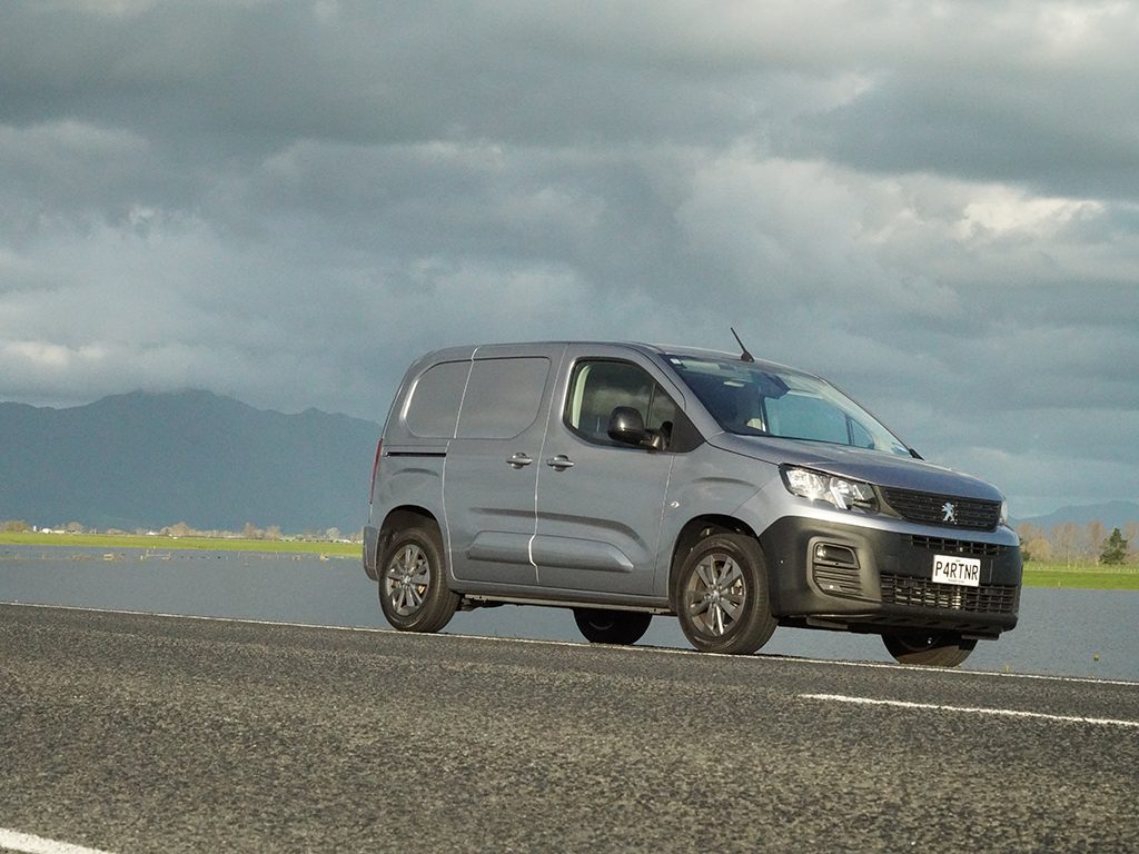 Peugeot launches Partner crew van variant