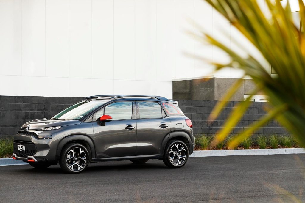 2022 Citroen C3 Aircross Shine parked in front of dark wall