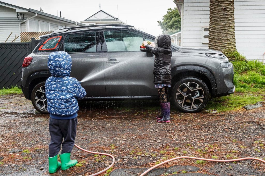 2022 Citroen C3 Aircross Shine being washed by children