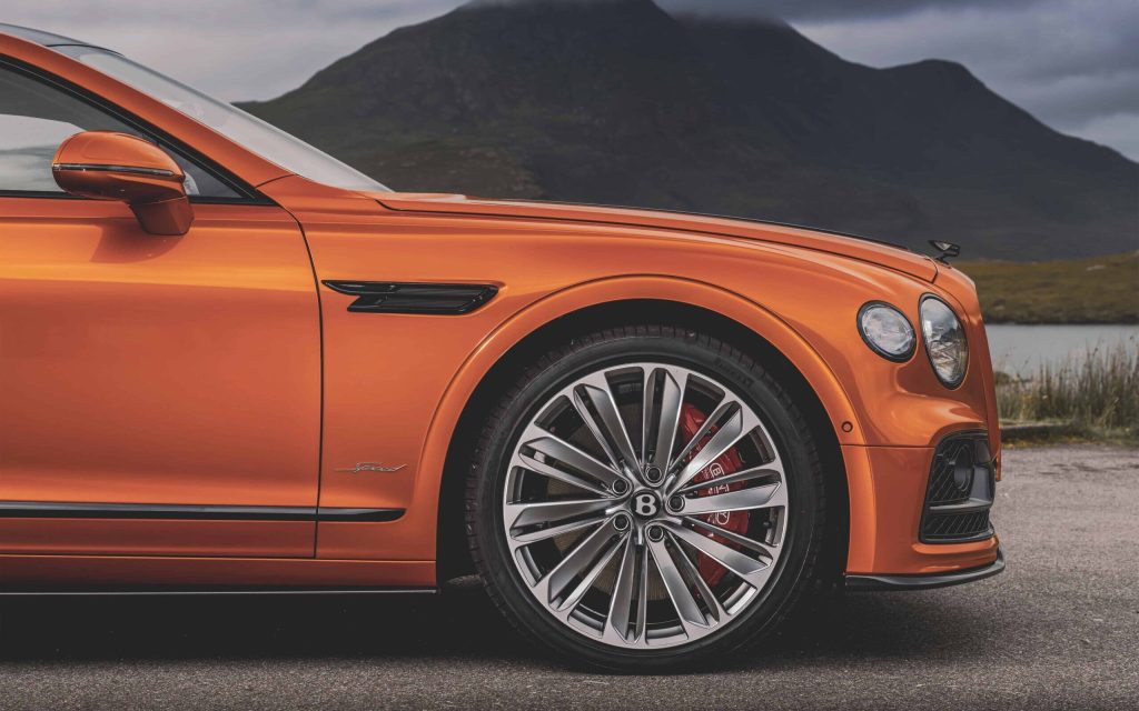 Bentley Flying Spur Speed front wheel view