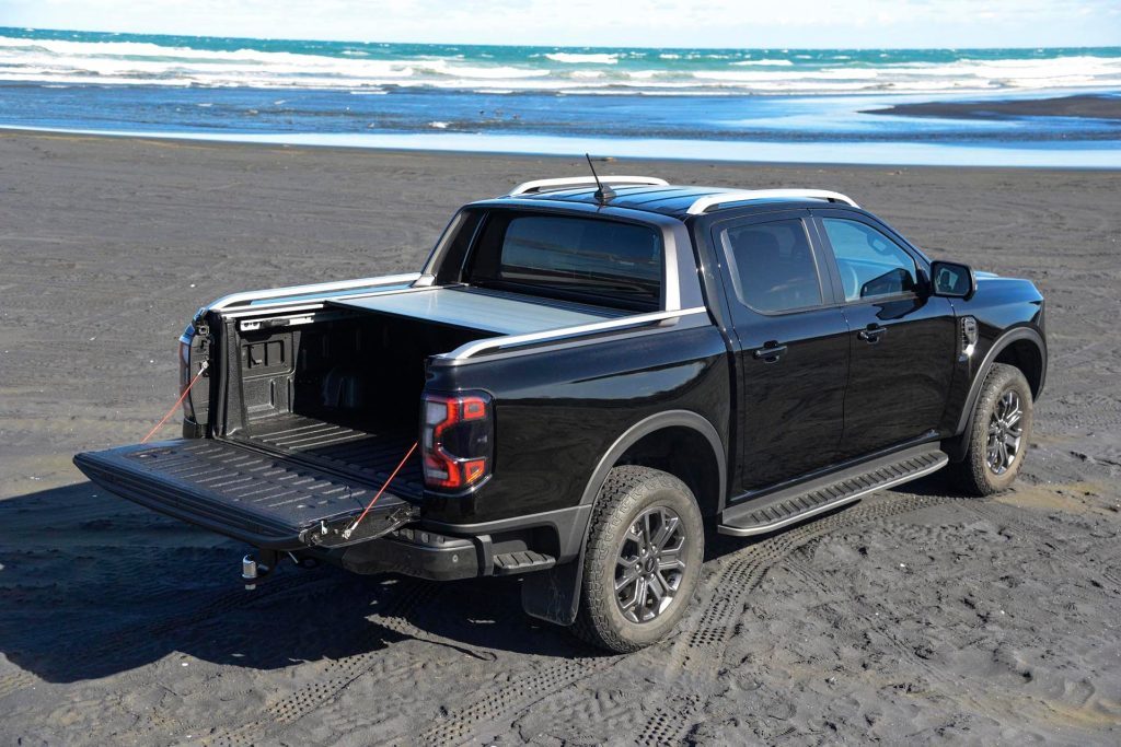 2022 Ford Ranger Wildtrak V6 roller lid