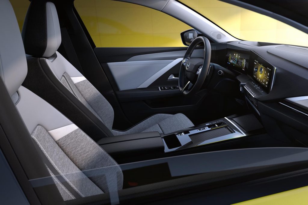 Opel Astra interior