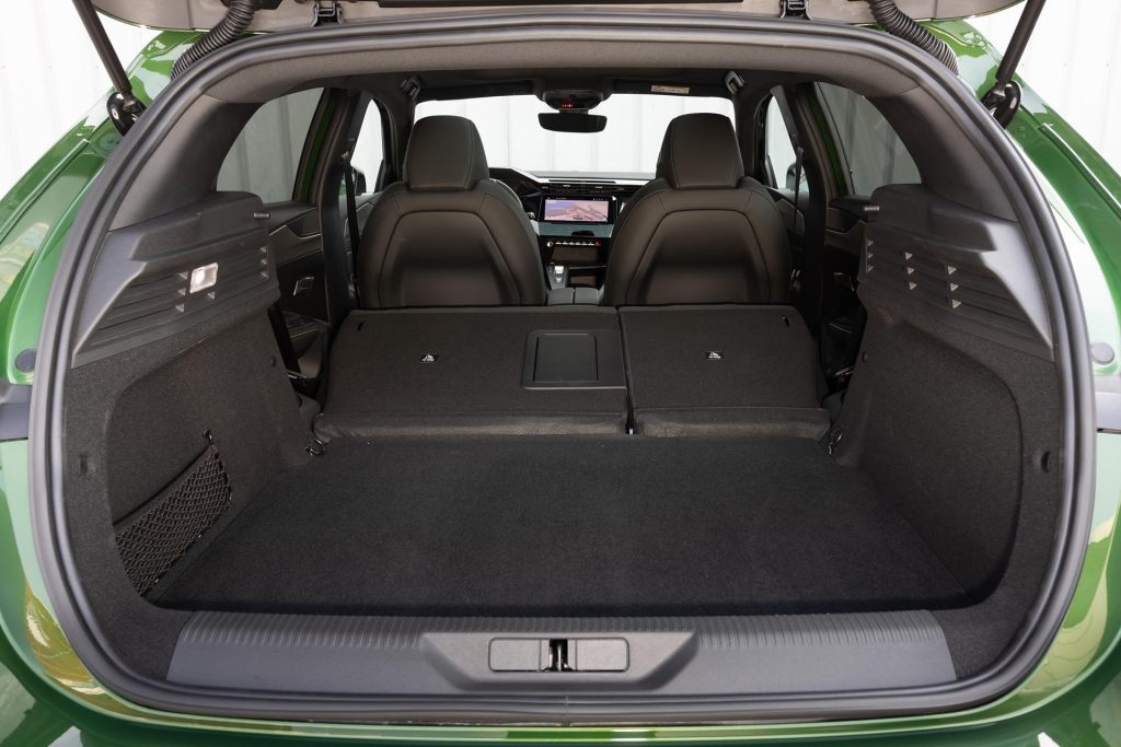 2022 Peugeot 308 boot space