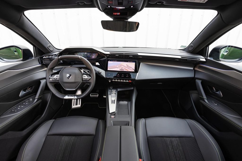 2022 Peugeot 308 interior