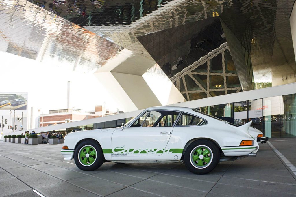 1973 Porsche 911 2.7 Carrera RS outside museum