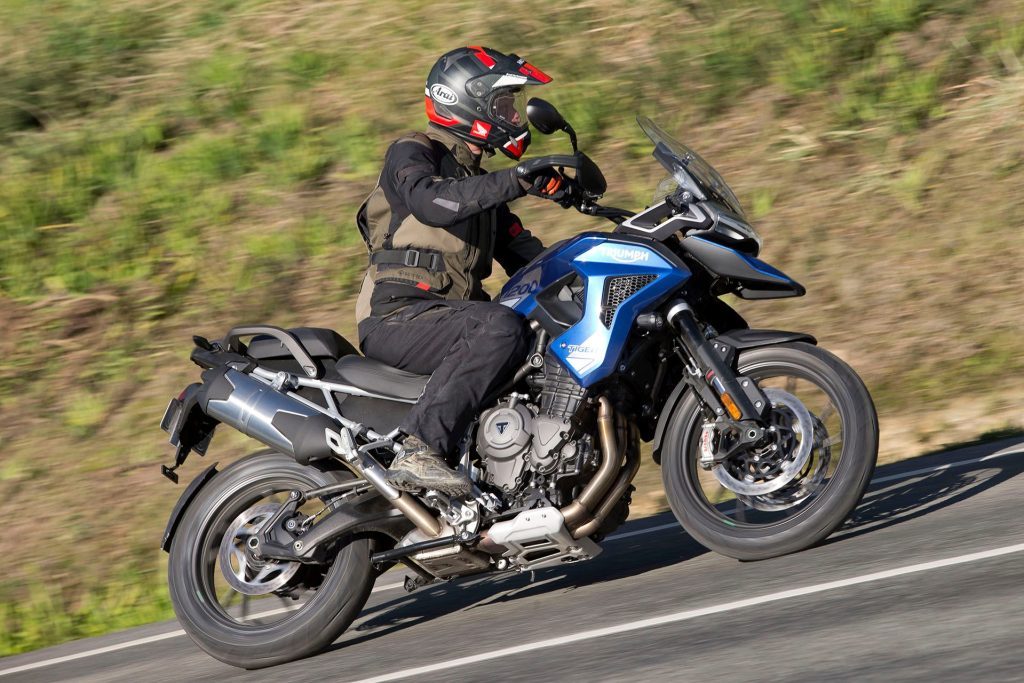 2022 Triumph Tiger 1200 side action