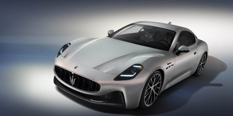 Maserati GranTurismo Modena front three quarter view