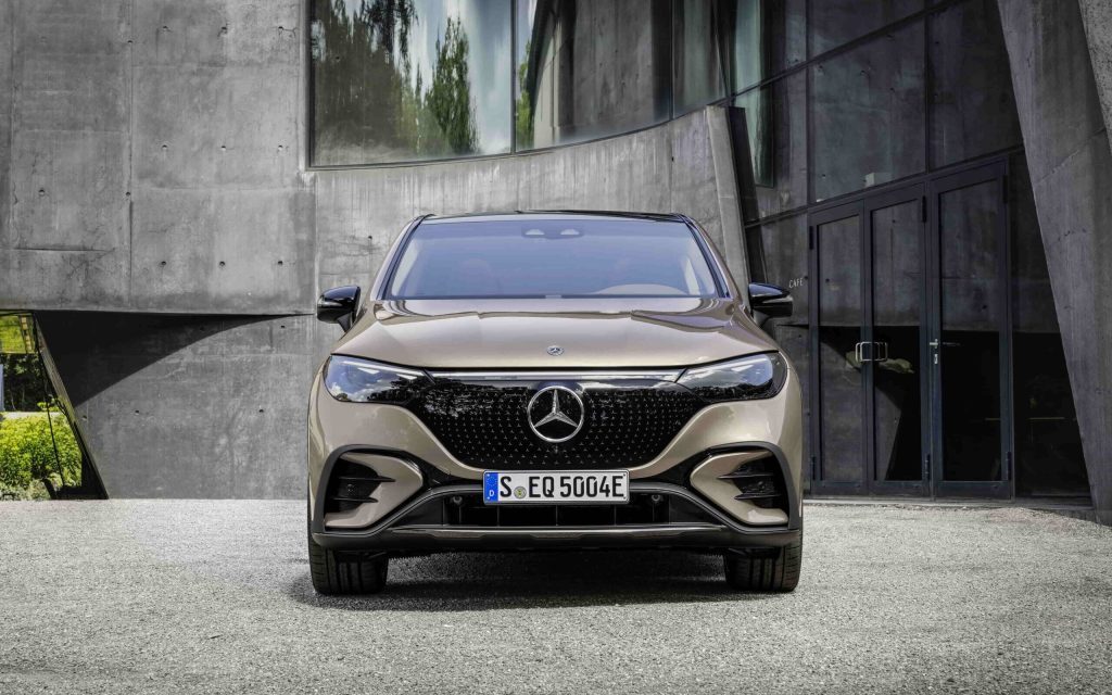 Mercedes EQE SUV front view