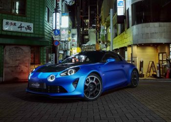 Alpine A110 R front three quarter view