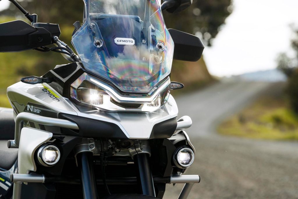 2022 CFMoto 800MT Touring lights