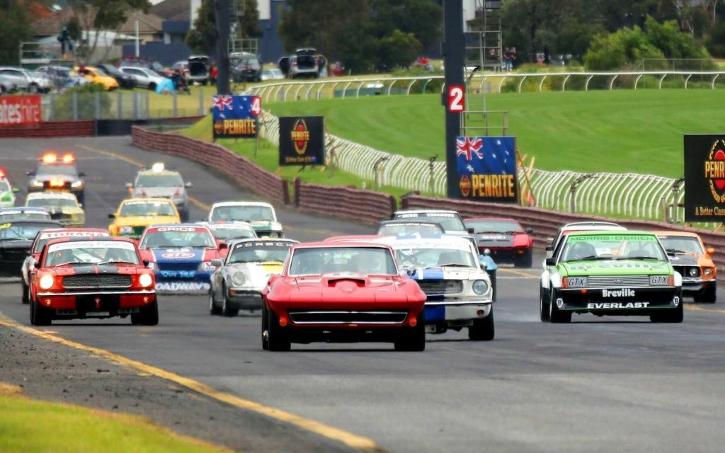 Bathurst heritage racing grid