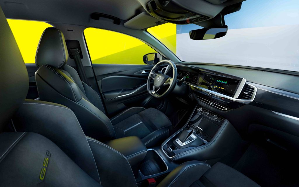 Opel Grandland GSe interior view