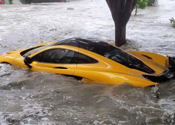 McLaren P1 flooded by Hurricane Ian