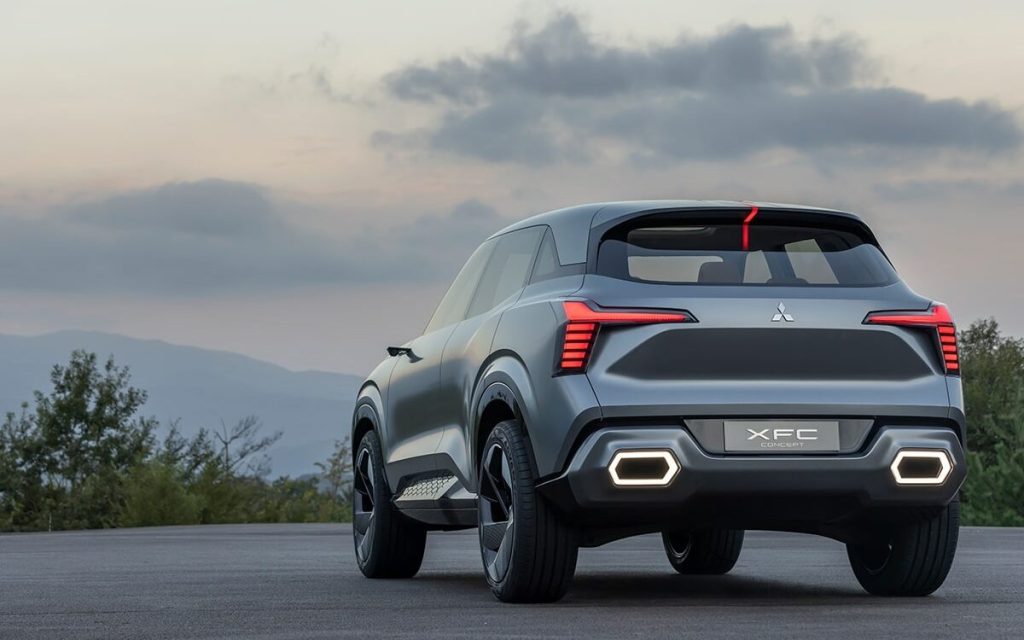 Mitsubishi XFC Concept rear three quarter view