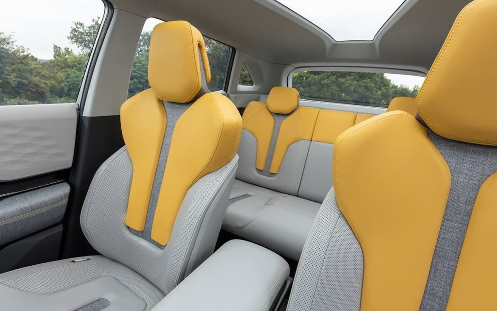 Mitsubishi XFC Concept interior seats