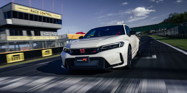 2023 Honda Civic Type R on Pukekohe race track