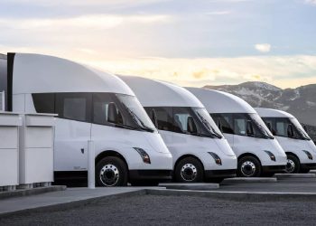 Tesla Semi truck lineup side view