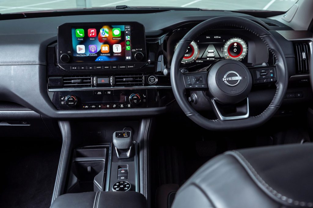 2023 Nissan Pathfinder classy cabin