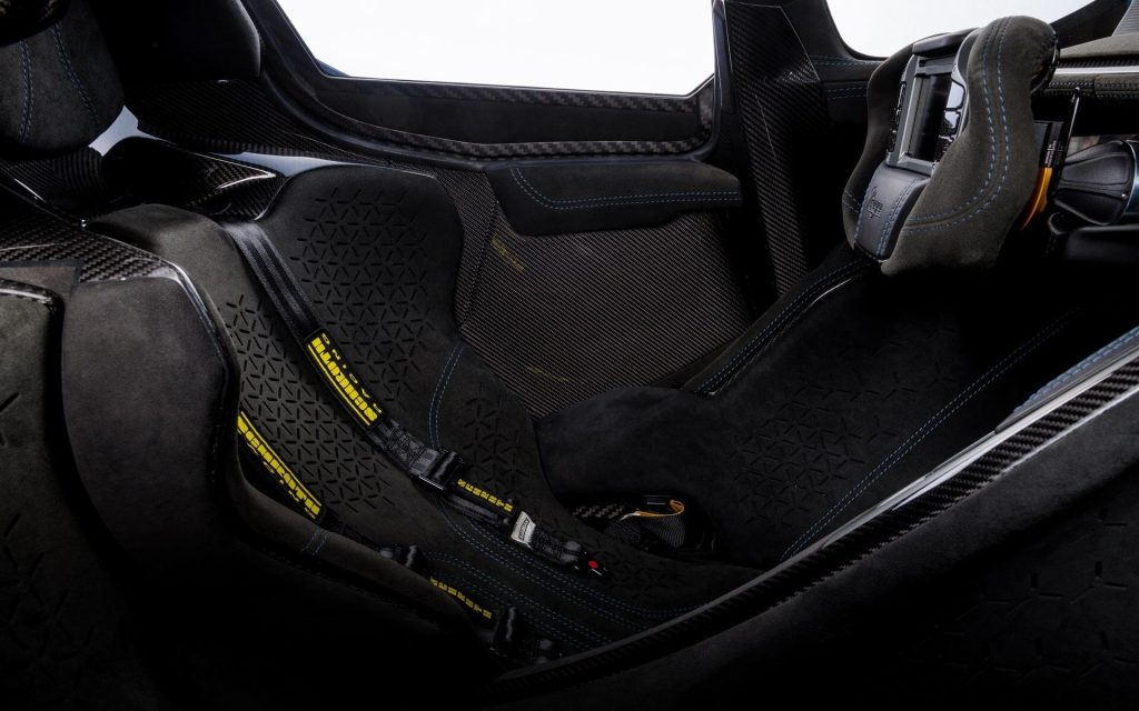Praga Bohema interior view