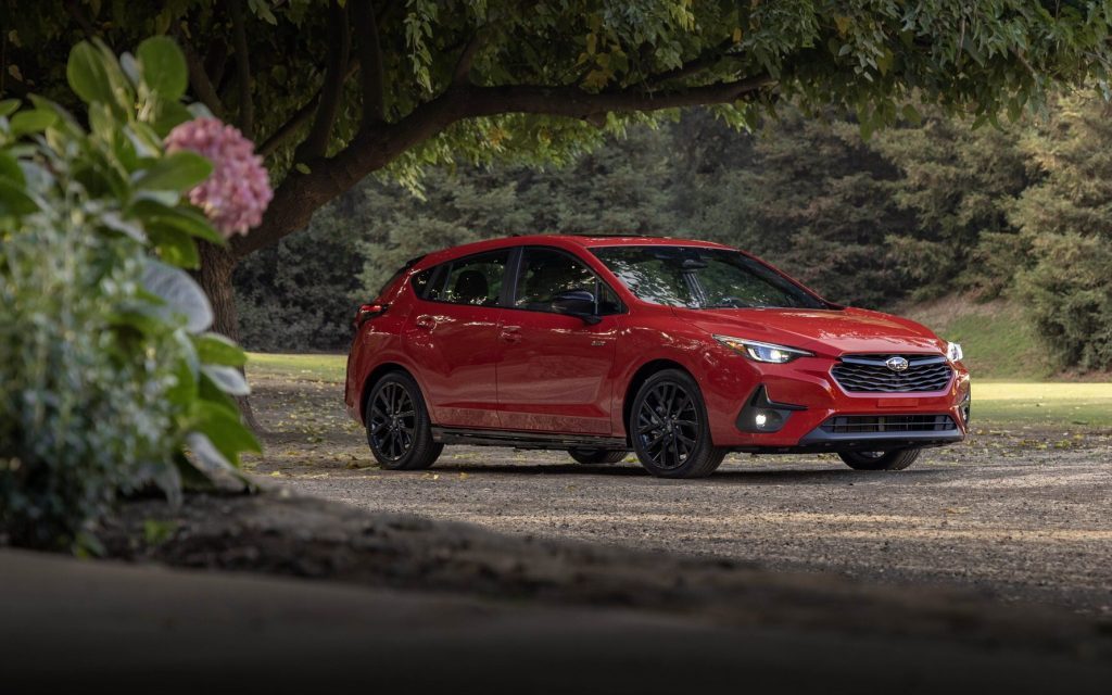Subaru Impreza RS front three quarter view