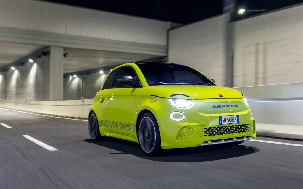 Abarth 500e front three quarter view driving